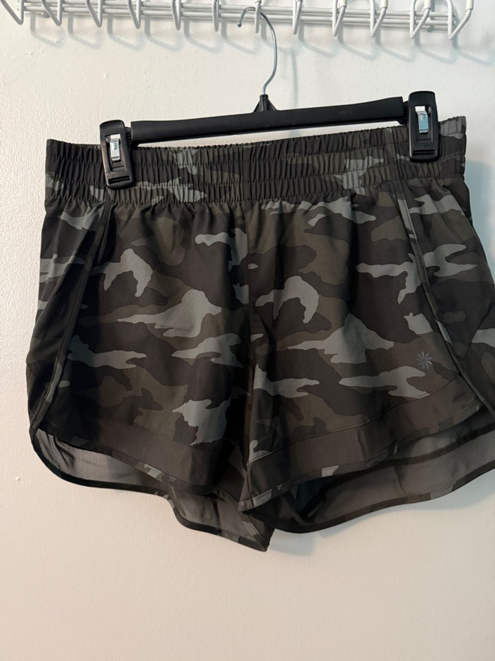 Athleta Black & Gray Camo Mesh Racer Run Athletic Shorts, 4"